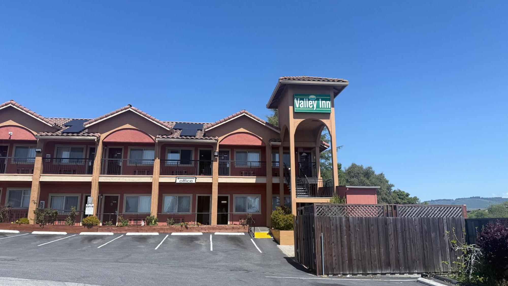 ווטסונוויל Valley Inn מראה חיצוני תמונה