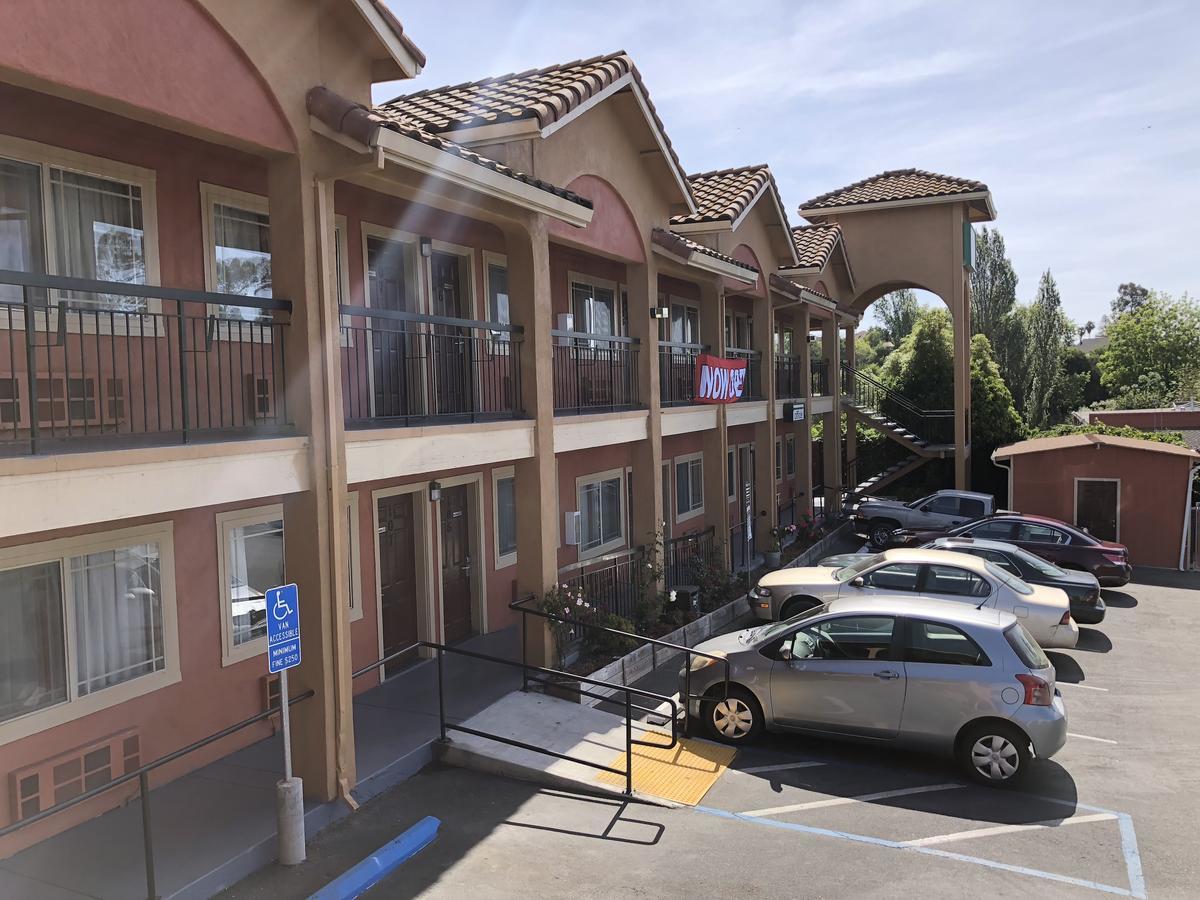 ווטסונוויל Valley Inn מראה חיצוני תמונה